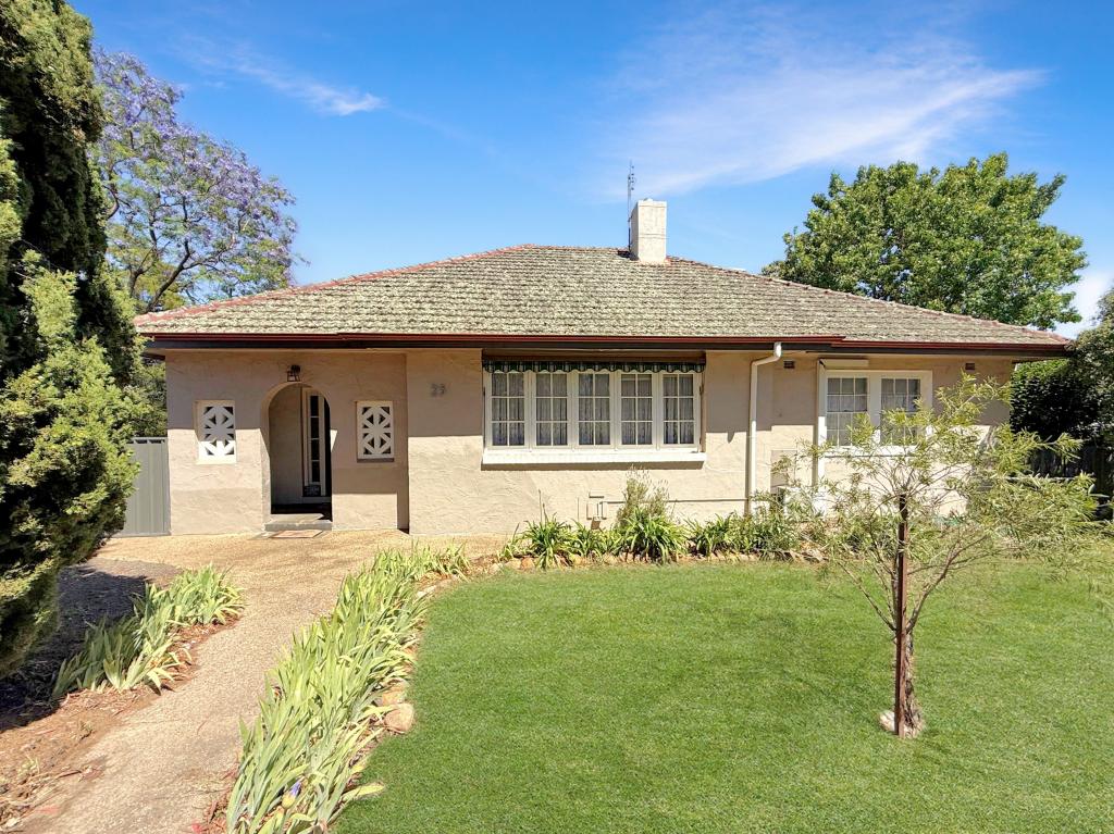 25 Elizabeth St, Young, NSW 2594