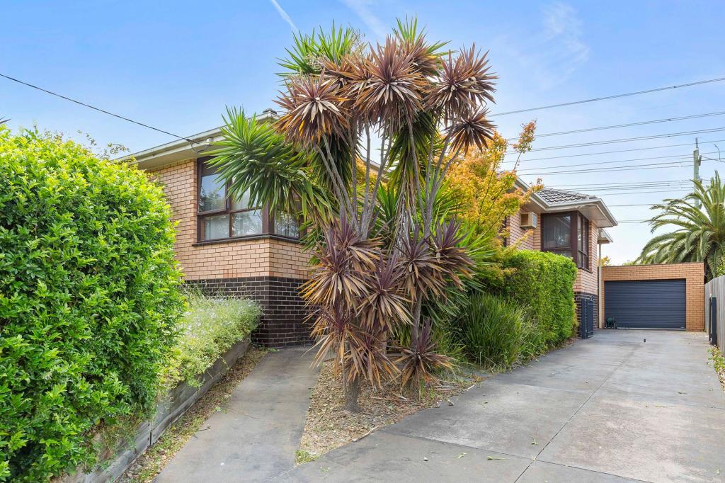 33 CHIVERS AVE, GLEN WAVERLEY, VIC 3150