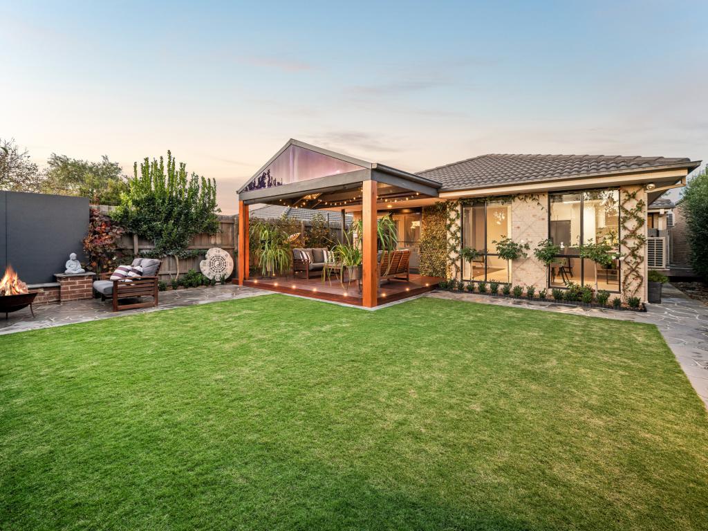 25 Carrum Woods Dr, Carrum Downs, VIC 3201