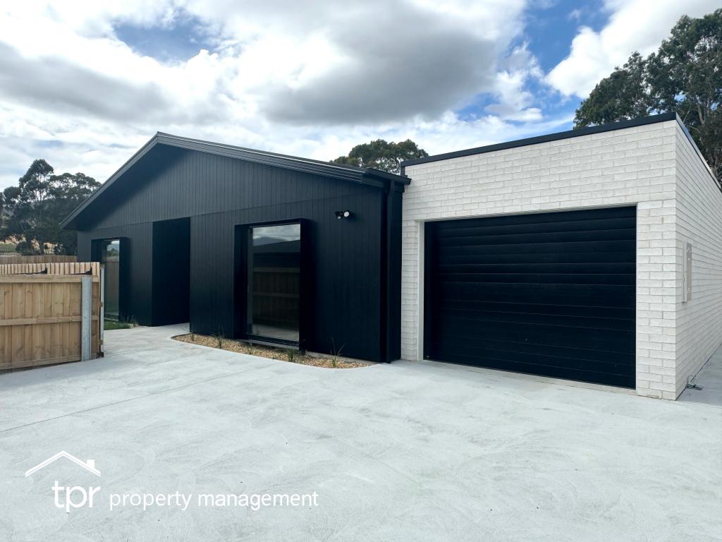 2/11 Ashy Way, Huonville, TAS 7109