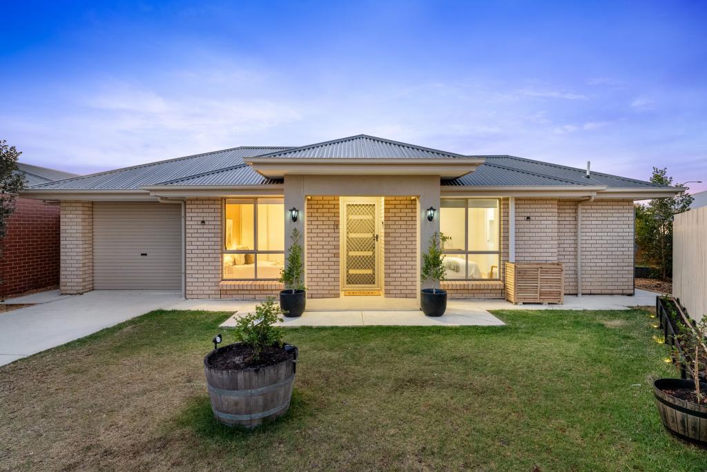 19 Clare Mews, Munno Para West, SA 5115