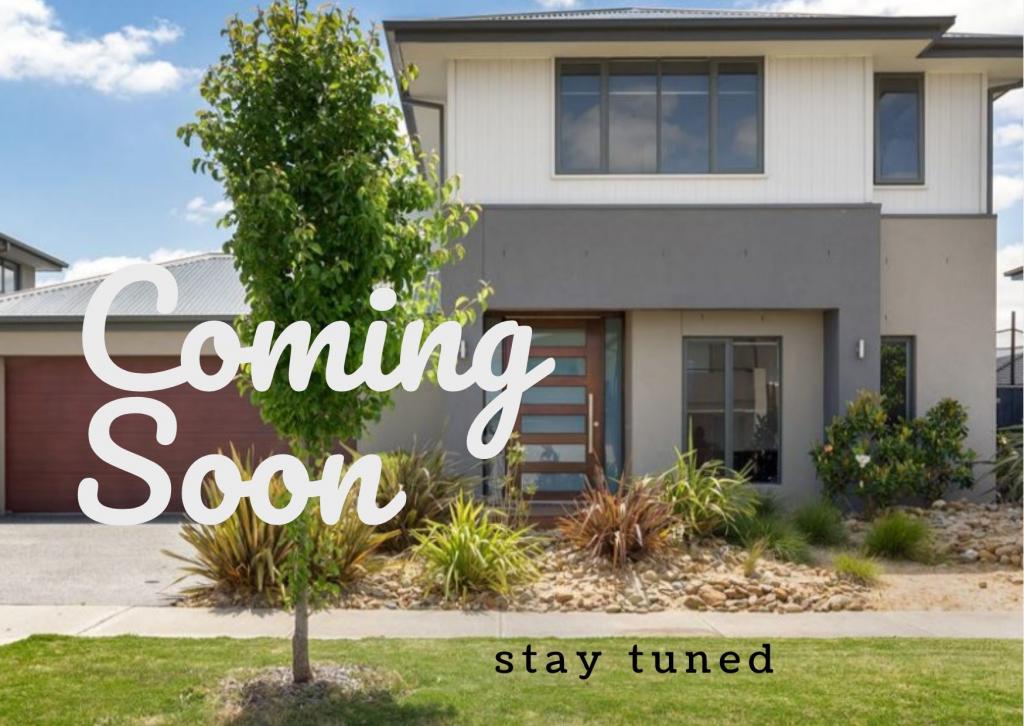 9 Serene Way, Clyde North, VIC 3978