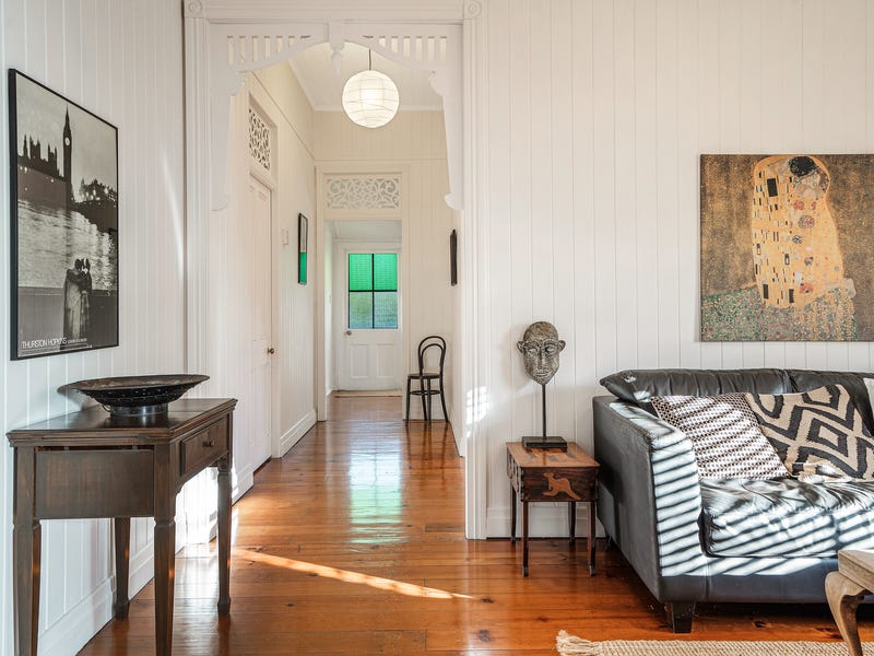 219 Rainbow St, Sandgate, QLD 4017