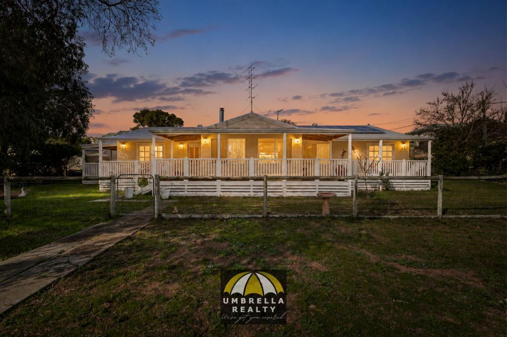 2 Southway Cl, Preston Beach, WA 6215