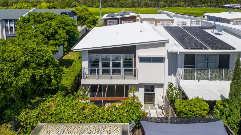 23/1 Waters Cl, Hope Island, QLD 4212