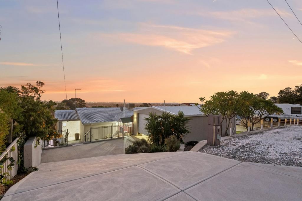 18 Sunset Tce, Kelmscott, WA 6111