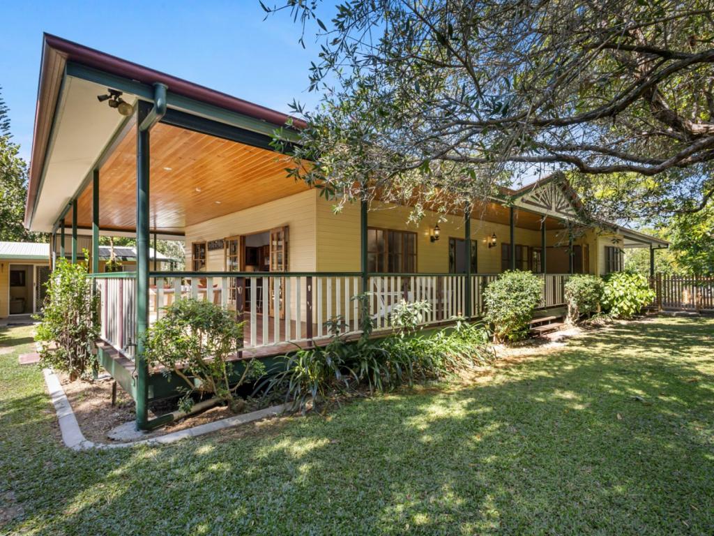 37-39 ELLISON ST, CLIFTON BEACH, QLD 4879