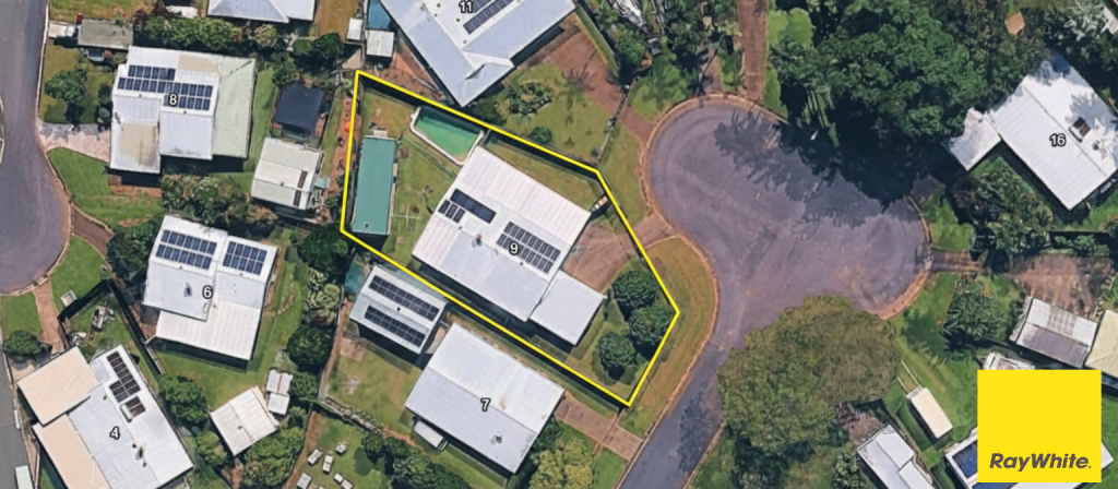 9 Pera Cl, Bentley Park, QLD 4869