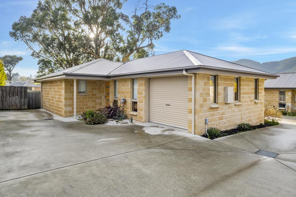 2/122a Main St, Huonville, TAS 7109