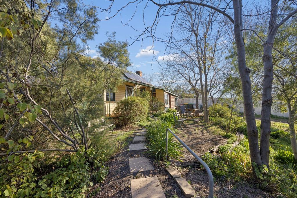 266 Binalong St, Harden, NSW 2587