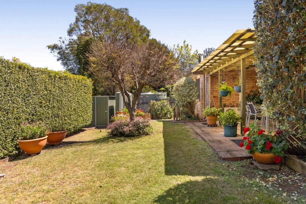 24a Jellicoe St, Mount Lofty, QLD 4350