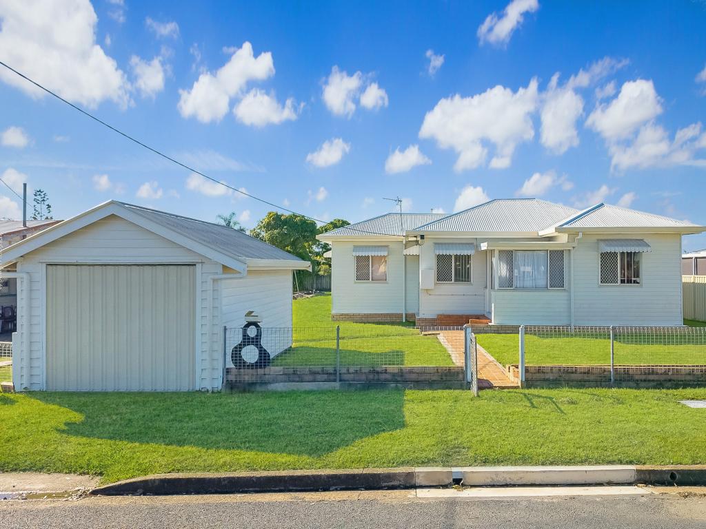 8 Edward St, Urangan, QLD 4655