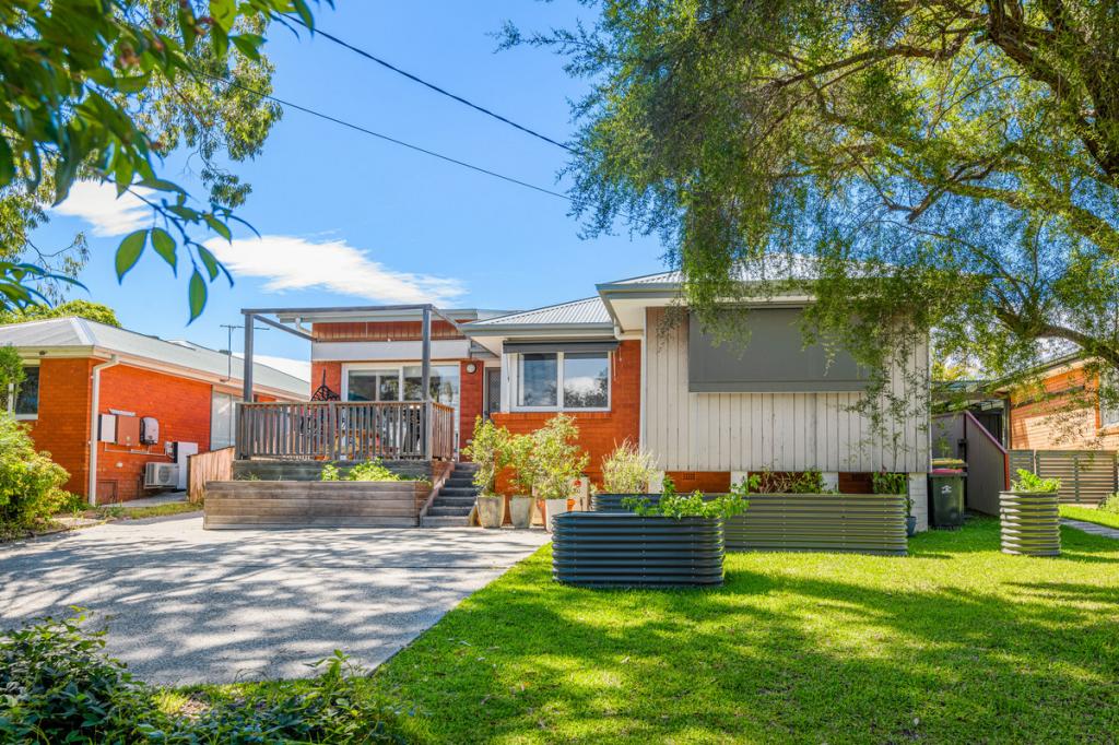 12 EVELYN CRES, BEROWRA HEIGHTS, NSW 2082