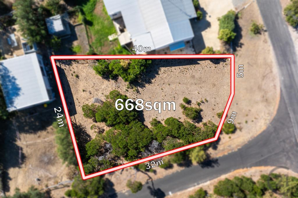 12 Southern Rd, Preston Beach, WA 6215