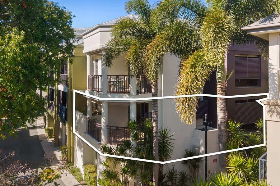 2/3208 Central Pl, Carrara, QLD 4211