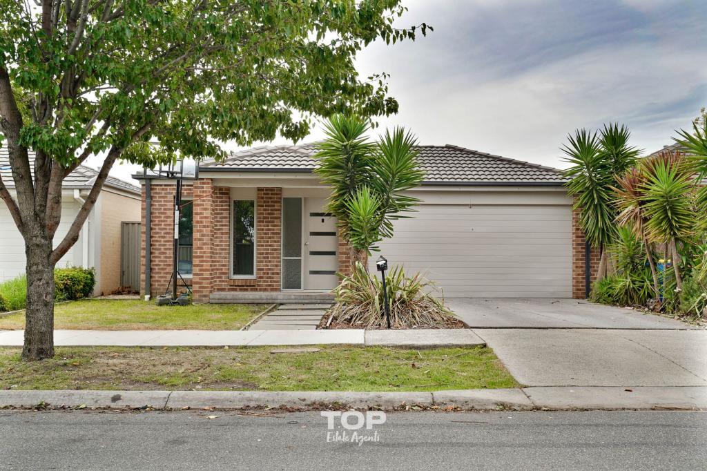 17 Scullin St, Cranbourne East, VIC 3977