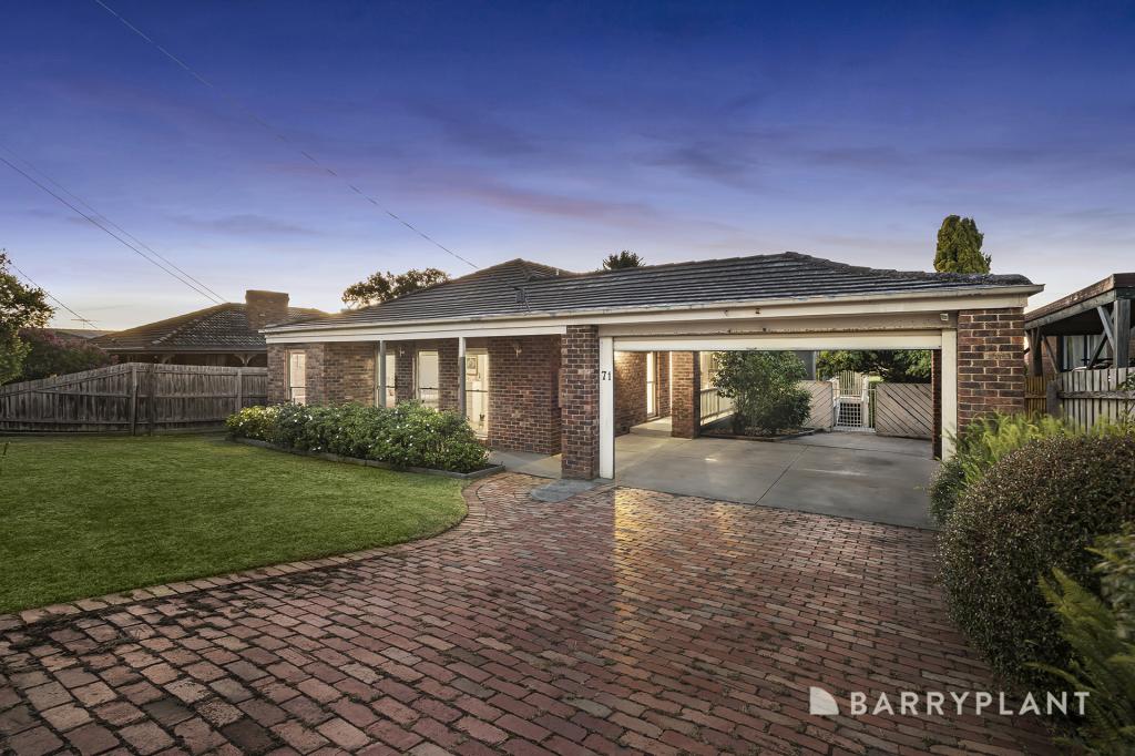 71 Country Club Dr, Chirnside Park, VIC 3116