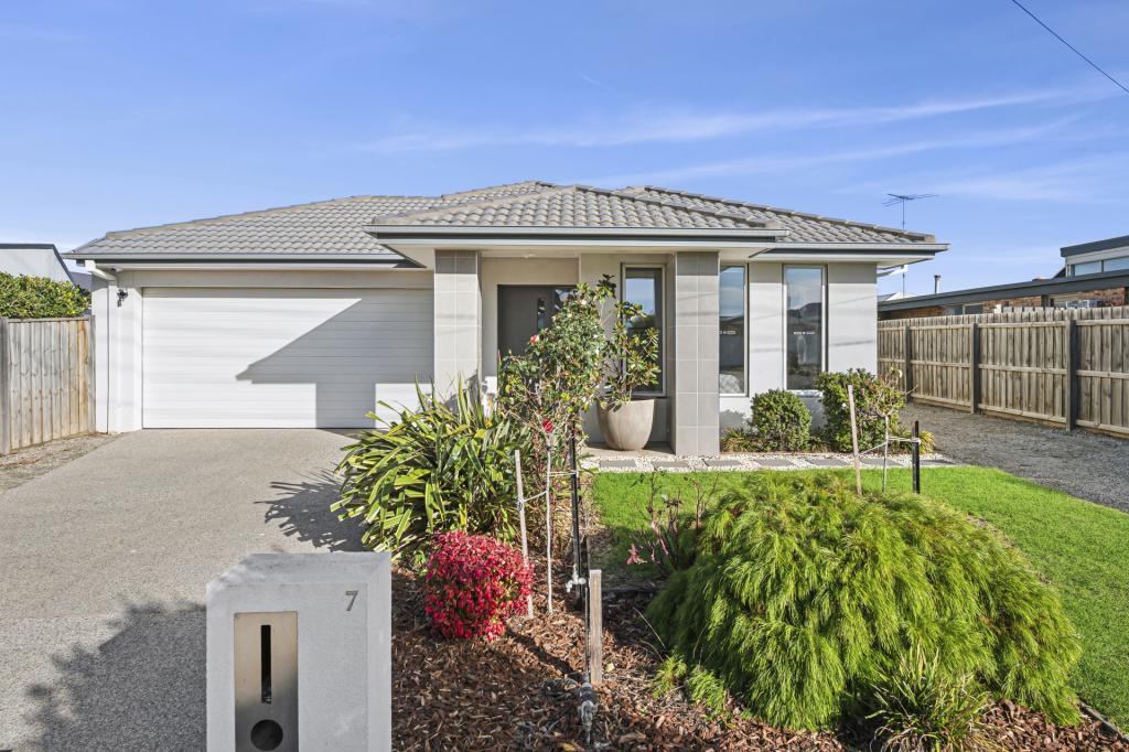 7 Hazelwood Cres, Leopold, VIC 3224
