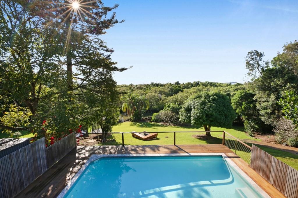 33 Hibiscus Pde, Banora Point, NSW 2486
