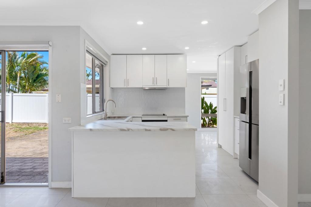 38 Volante Cres, Mermaid Waters, QLD 4218