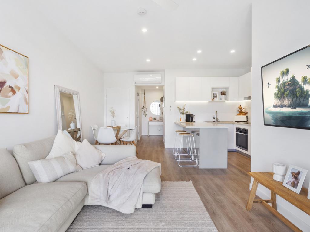 16/58 Frank St, Labrador, QLD 4215