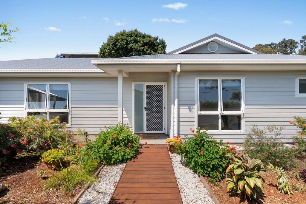 5 COOEE CRES, MACLEAY ISLAND, QLD 4184