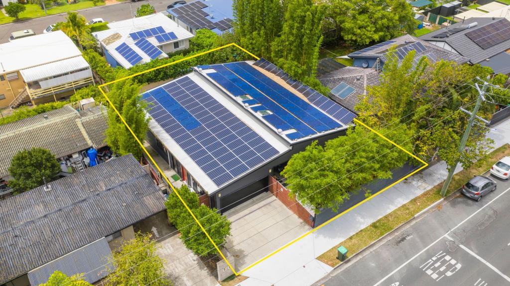 39 Kumbari Ave, Southport, QLD 4215