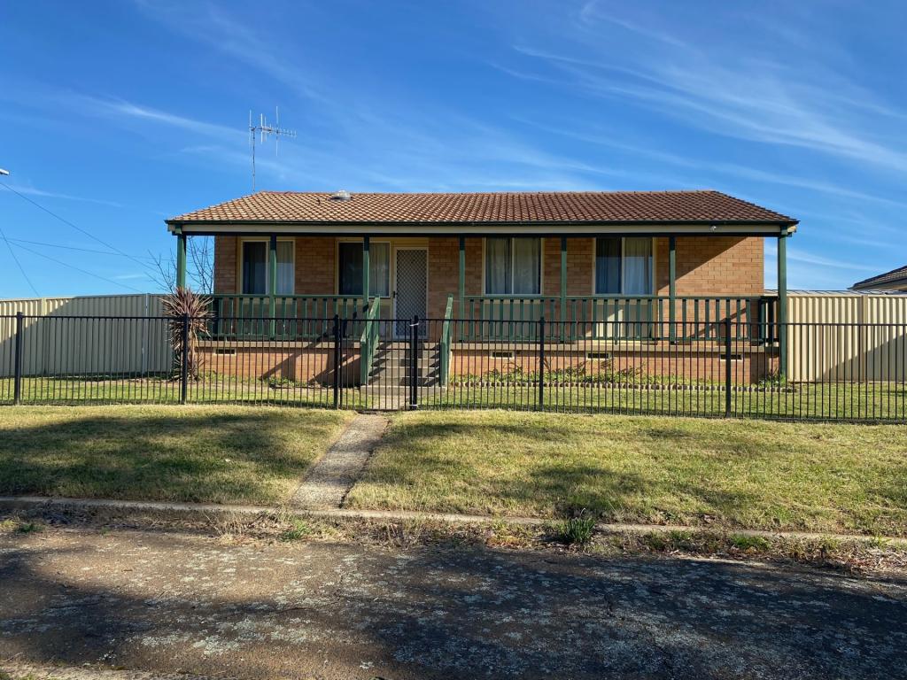 7 Aroo St, South Bathurst, NSW 2795