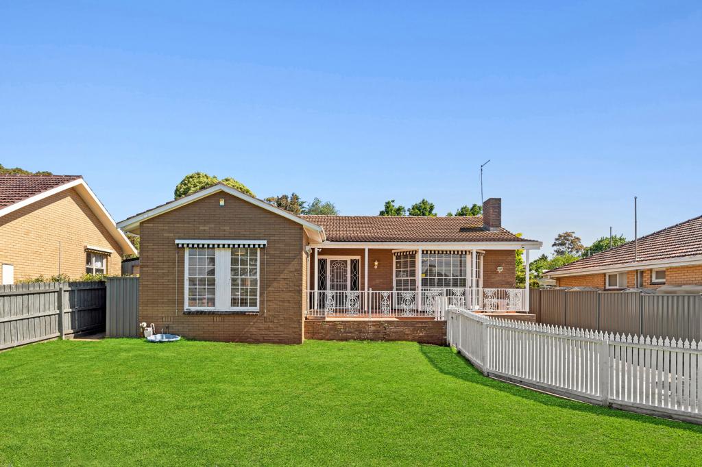 61 Moreton Bay Dr, Highton, VIC 3216