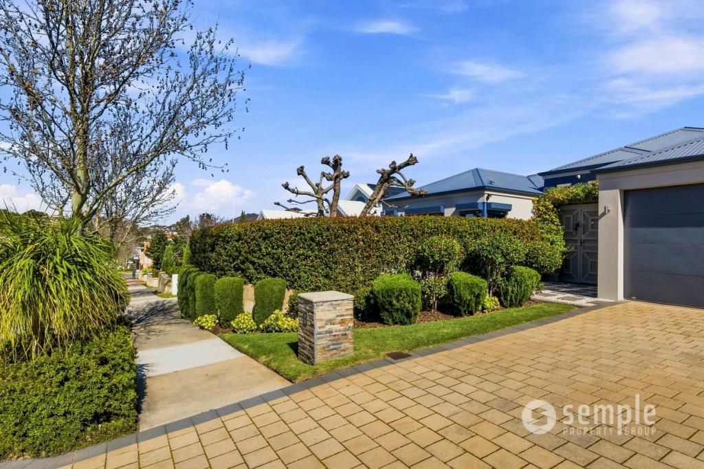 18 Lakefront Ave, Beeliar, WA 6164