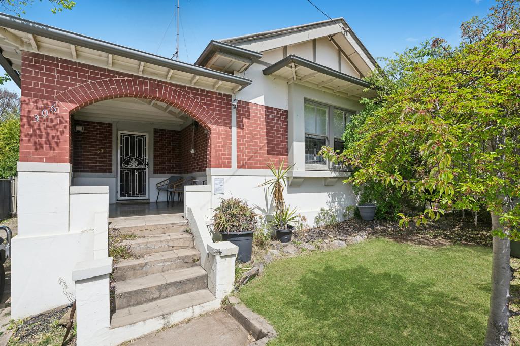 306 Stewart St, Bathurst, NSW 2795