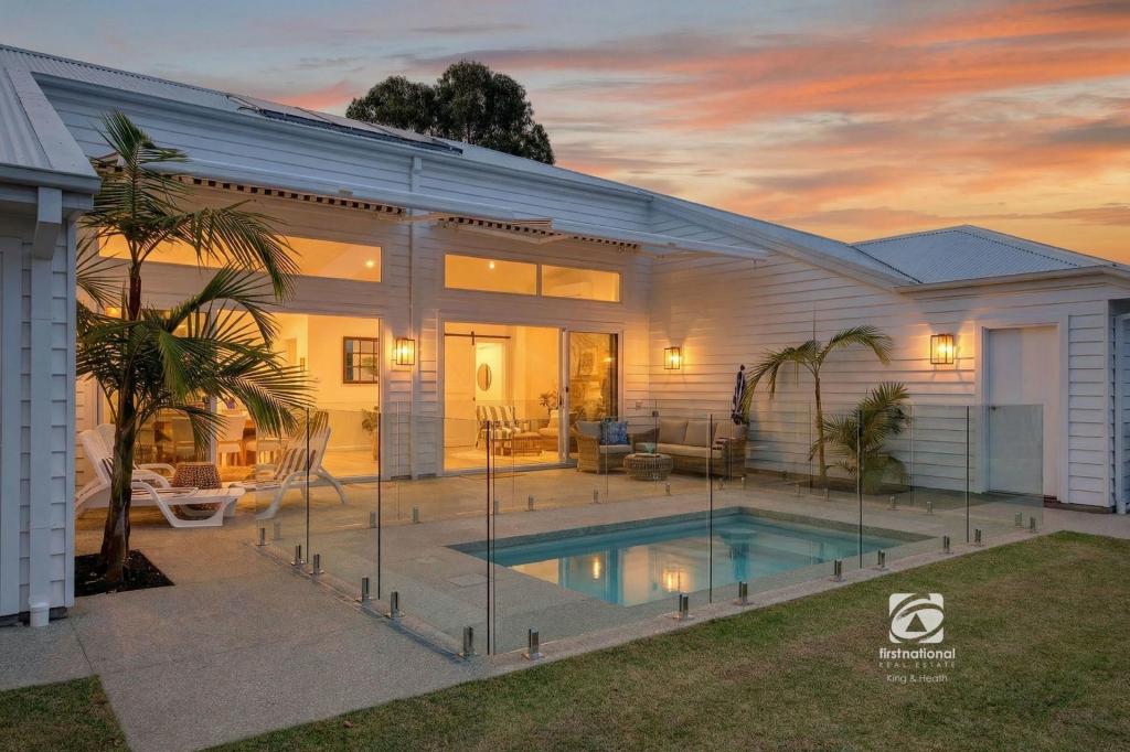 19 KEMPTON GR, METUNG, VIC 3904