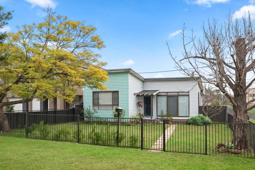 35 Belford St, Ingleburn, NSW 2565