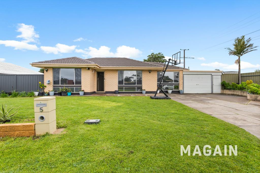 5 Radcliffe Gr, Christie Downs, SA 5164