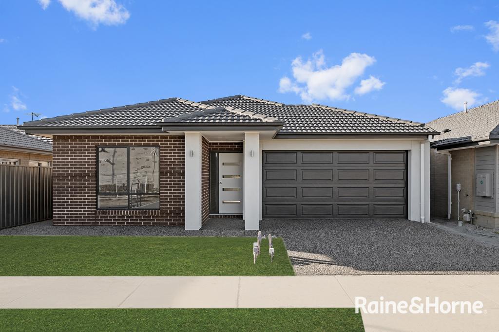 3 Evora Rd, Clyde, VIC 3978