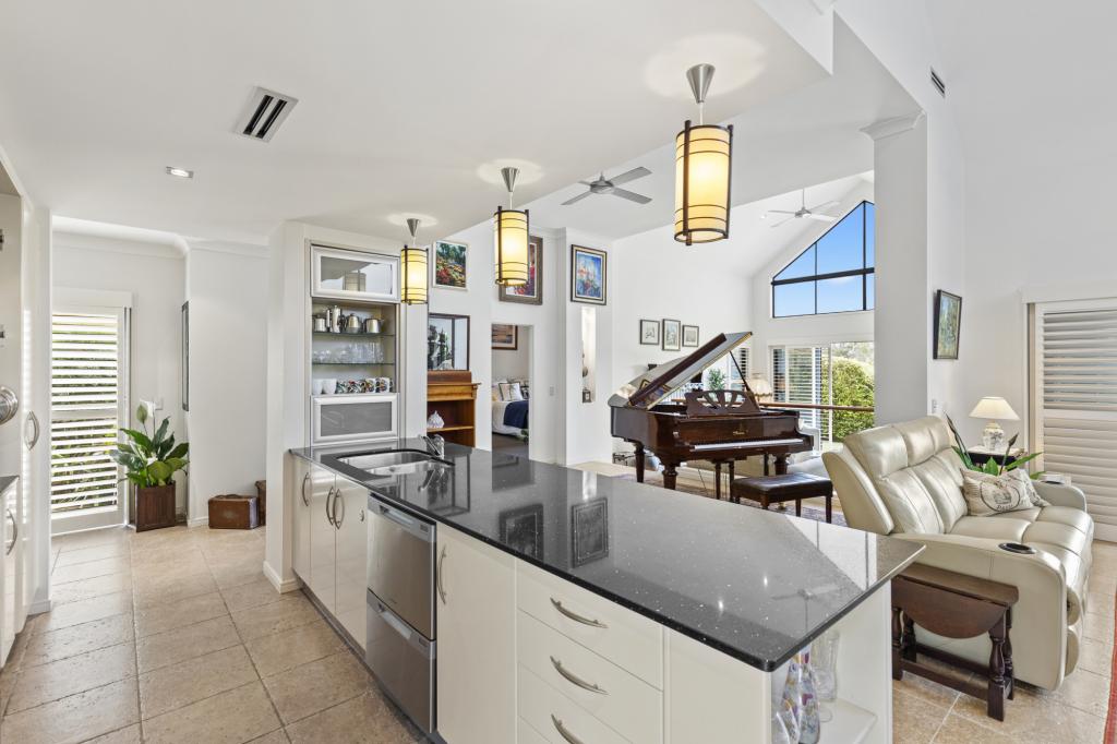 2114/1 The Vistas Dr, Carrara, QLD 4211