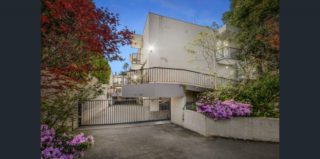 10/28 TIVOLI PL, SOUTH YARRA, VIC 3141