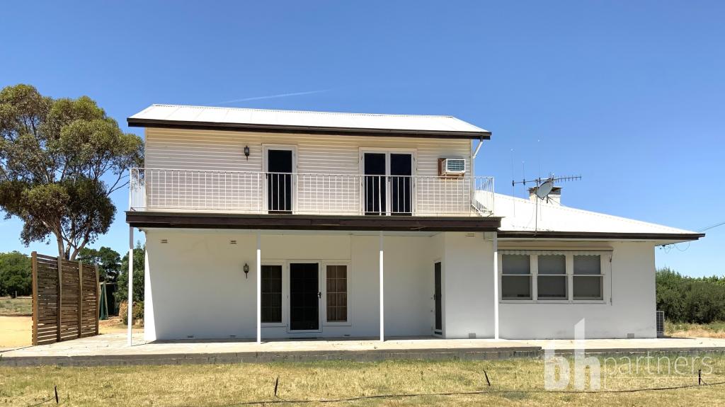 4 Bullwinkle Rd, Loxton, SA 5333