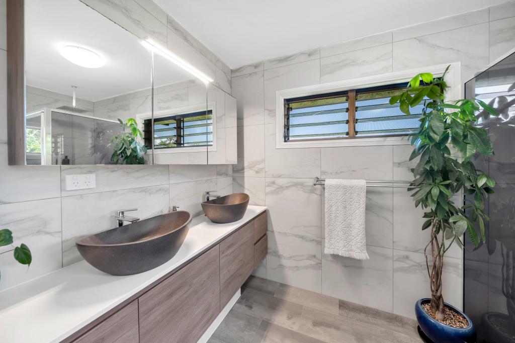 582 Bingil Bay Rd, Bingil Bay, QLD 4852