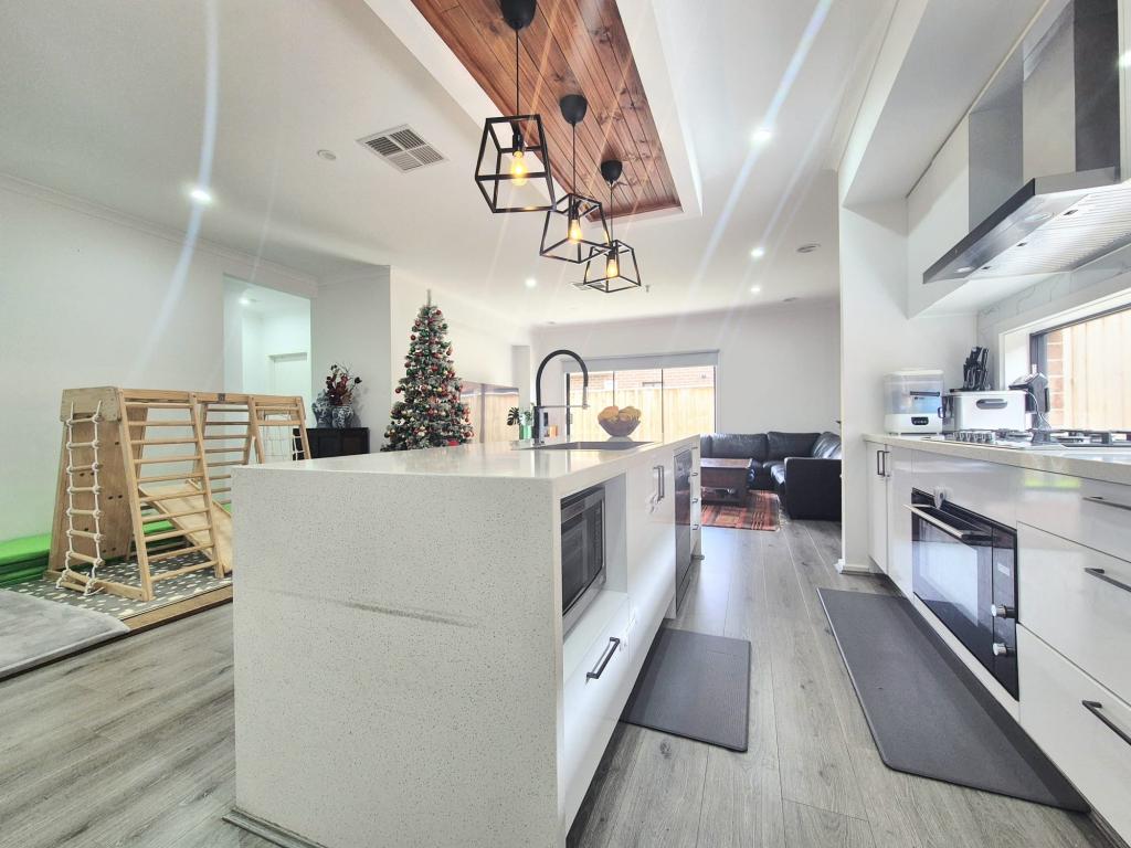 95 Charleston Rd, Deanside, VIC 3336