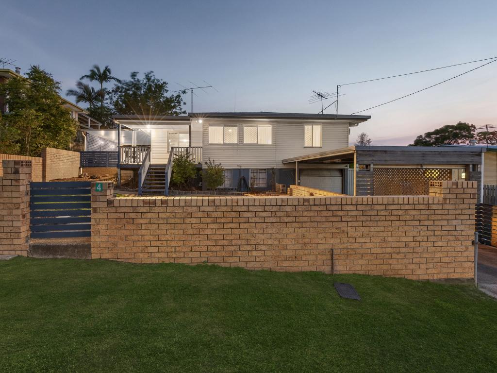 4 BERRY ST, CHURCHILL, QLD 4305