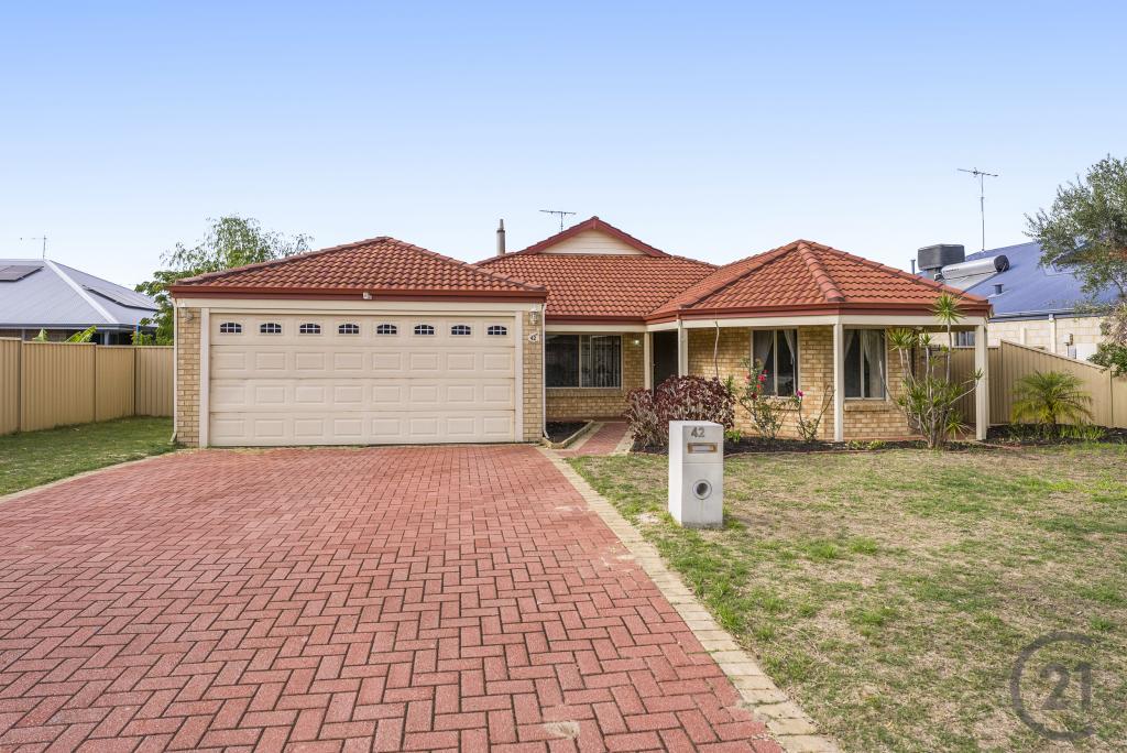 42 NEWPORT DR, DUDLEY PARK, WA 6210