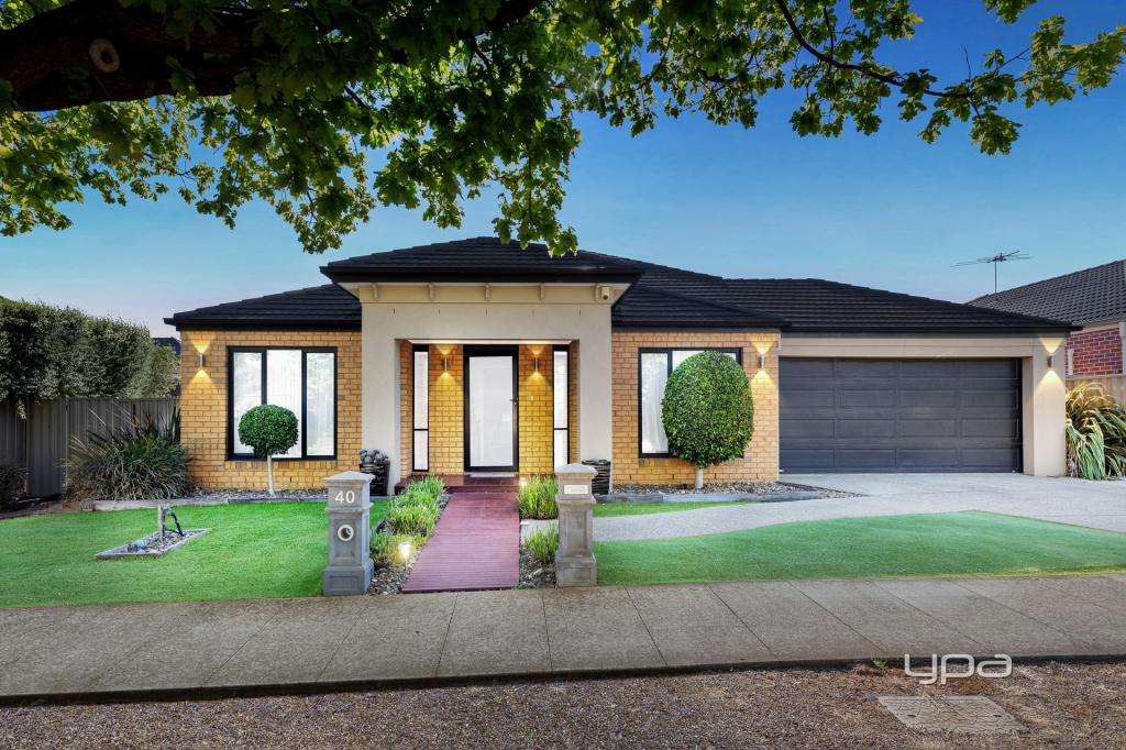 40 Oakview Pde, Caroline Springs, VIC 3023
