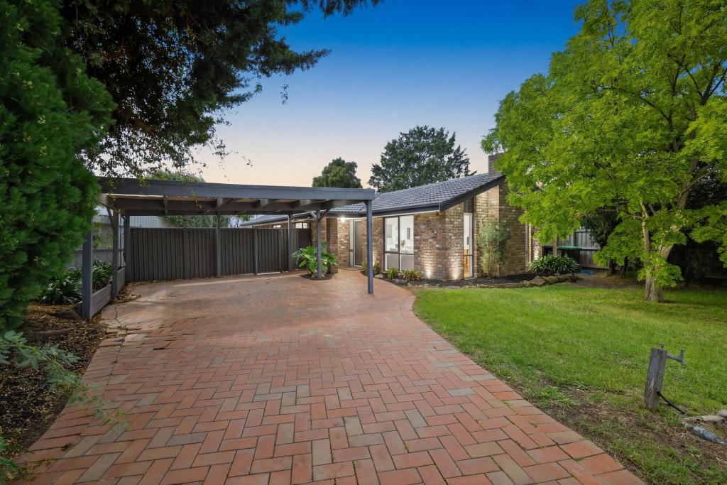 1 Kingsley Dr, Sunbury, VIC 3429