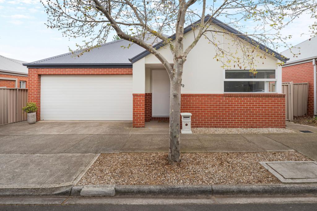 12 Strathvea Lane, Caroline Springs, VIC 3023