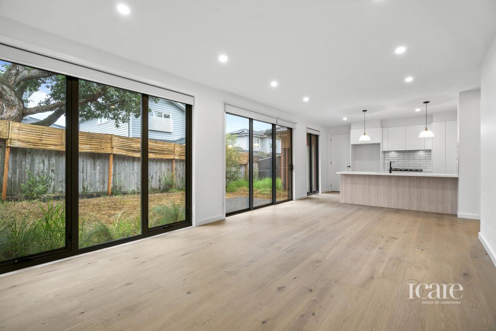 2/17 William Rd, Croydon, VIC 3136