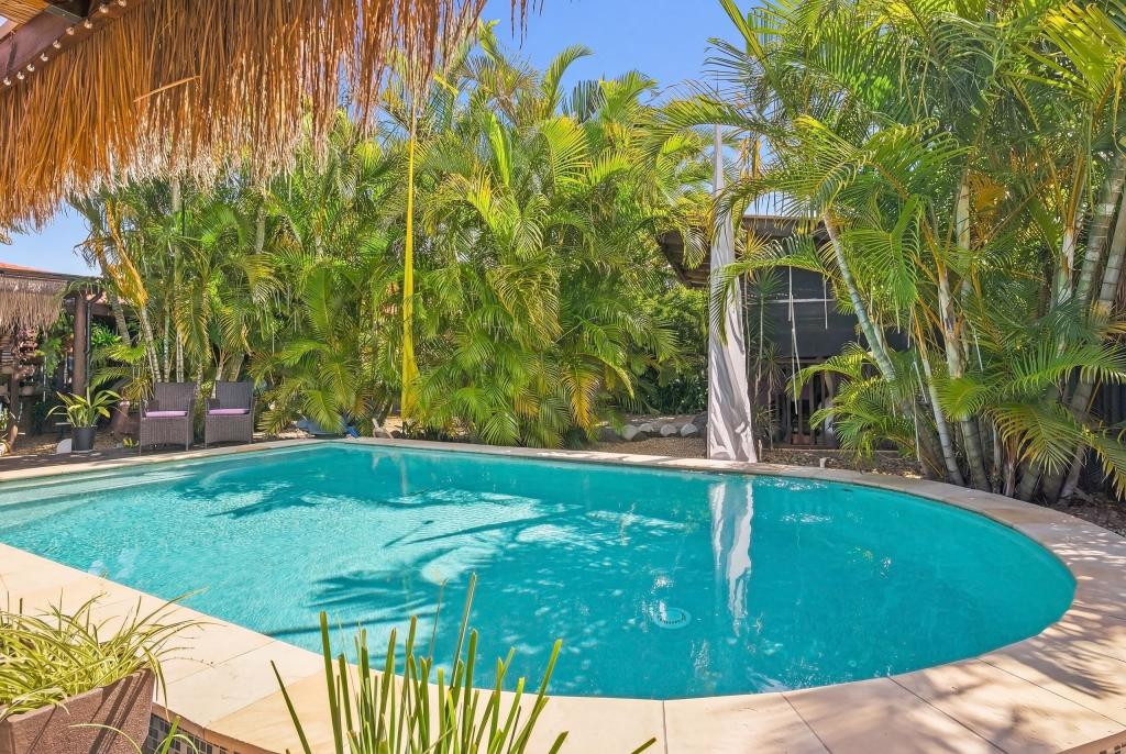 11 Hopbush St, Palm Beach, QLD 4221