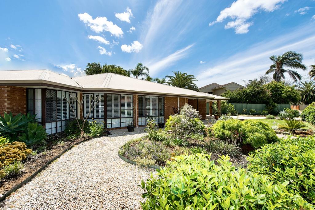 3b Thurles Ct, Waterford, WA 6152