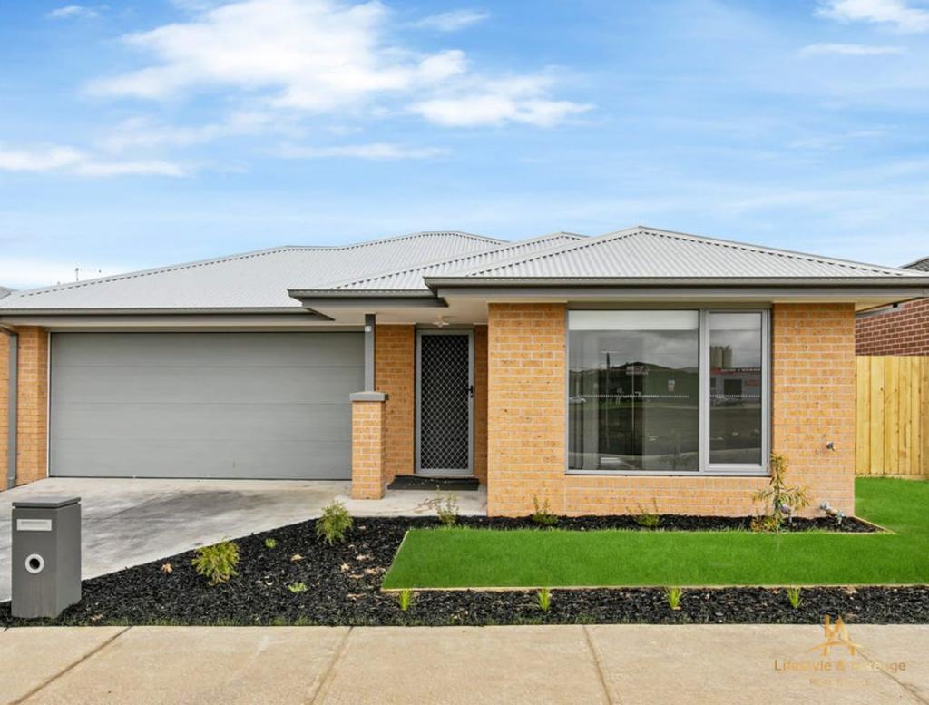 31 Merlot Rd, Pakenham, VIC 3810