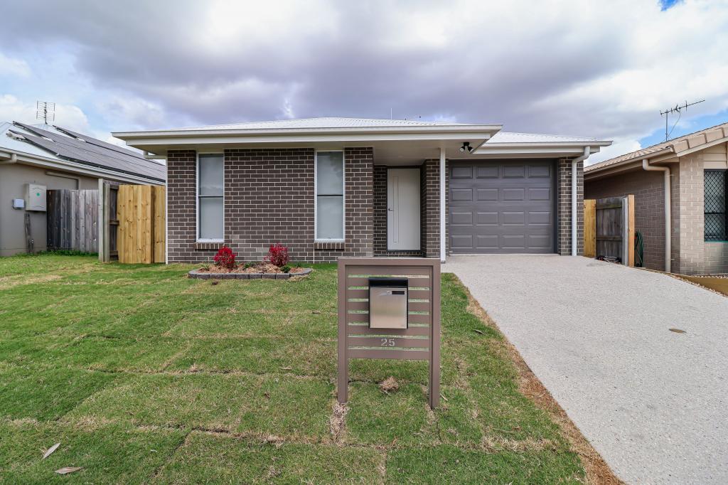 25 SEAGULL BVD, KIRKWOOD, QLD 4680
